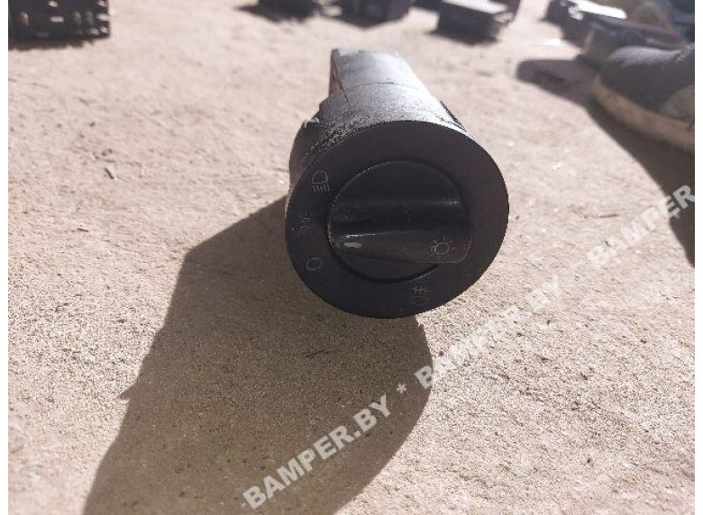 Переключатель света к Volkswagen Passat, 2001г.