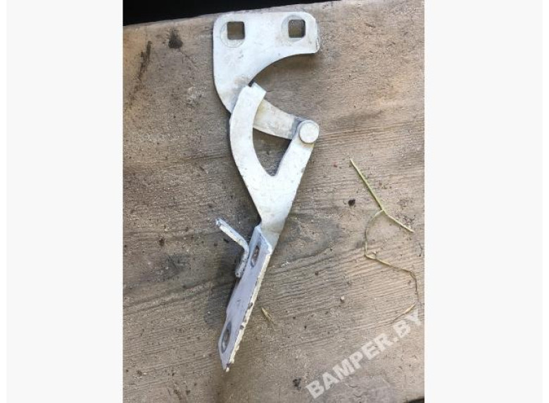 Петля капота левая к Citroen Berlingo, 2000г.