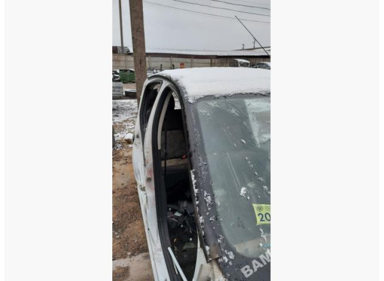 Молдинг крыши к Dacia Sandero, 2008г.