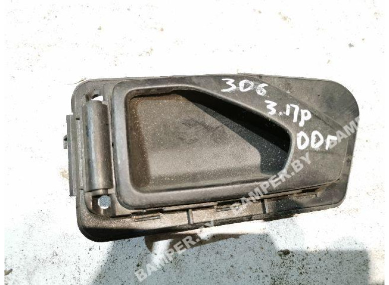 Ручка внутренняя задняя правая к Peugeot 306, 2000г.
