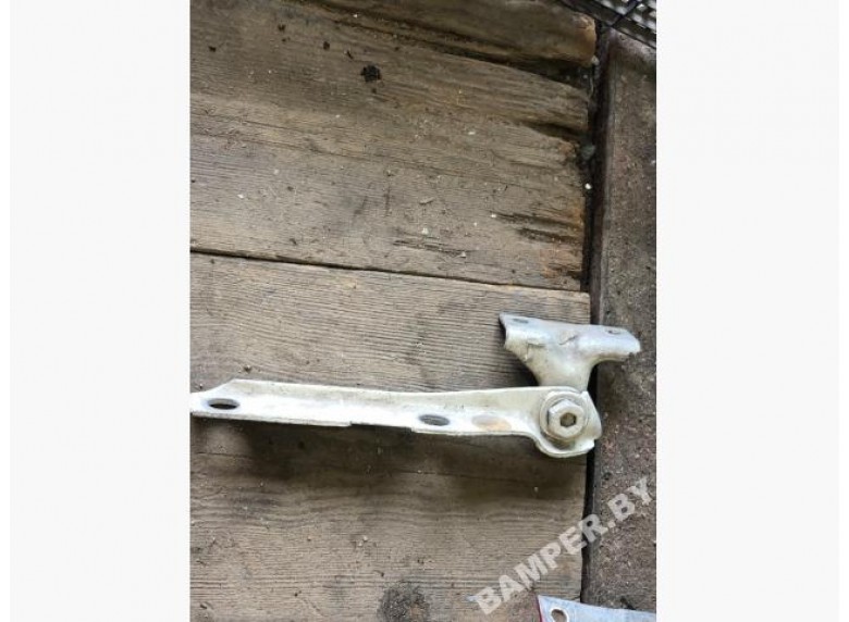 Петля капота левая к Audi 80