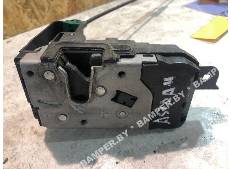 Замок двери передней правой к Opel Zafira, 2006г.