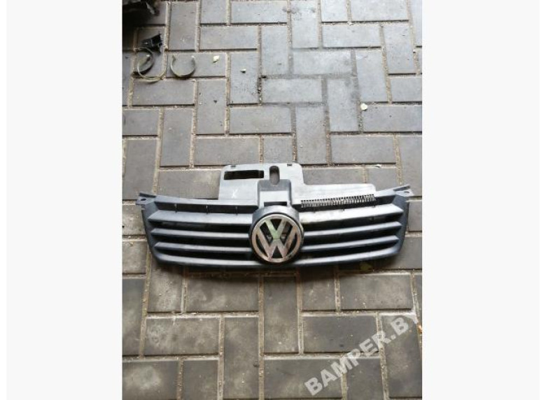 Решетка радиатора к Volkswagen Polo, 2003г.
