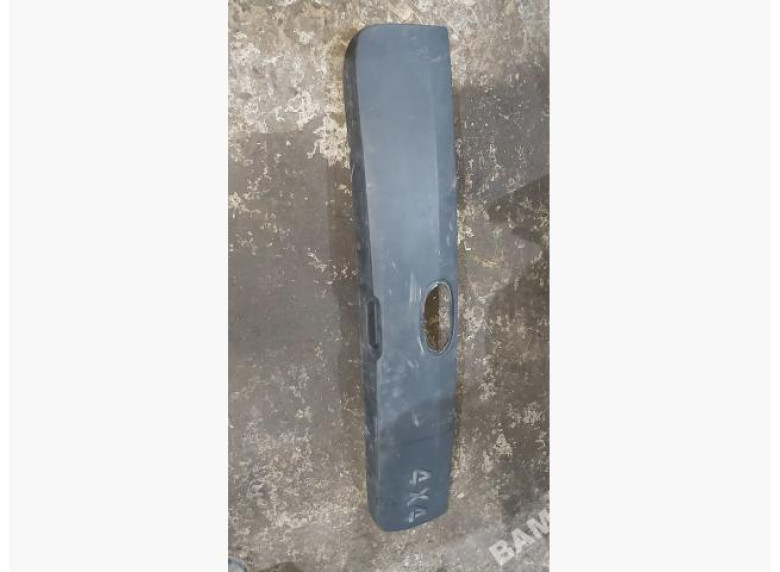Накладка двери (крышки) багажника к Renault Scenic RX4, 2001г.