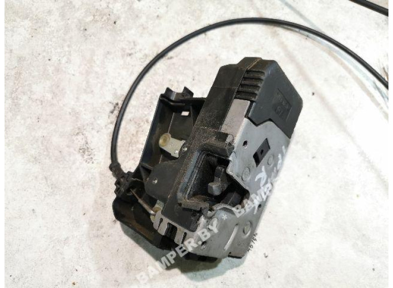 Замок двери передней правой к Renault Trafic, 2003г.