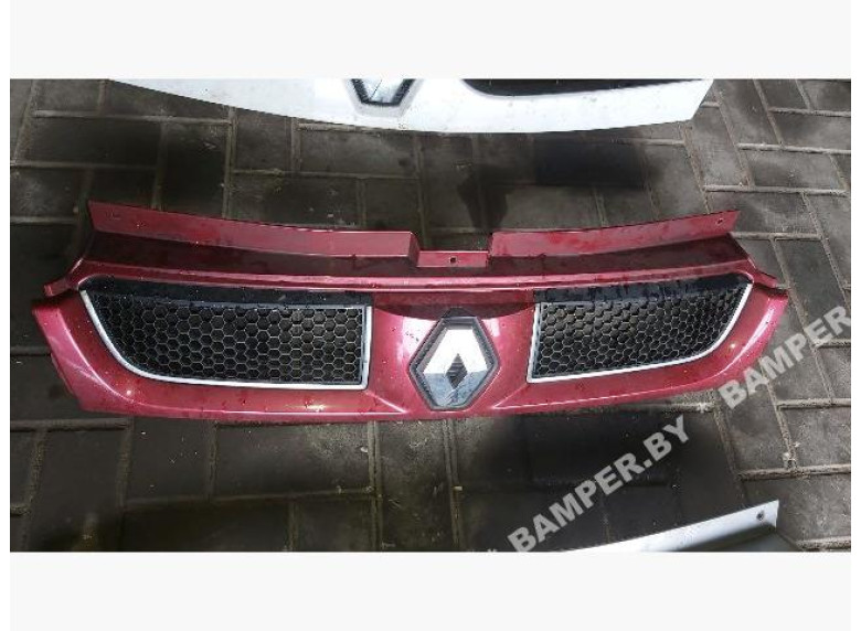 Решетка радиатора к Renault Trafic, 2004г.
