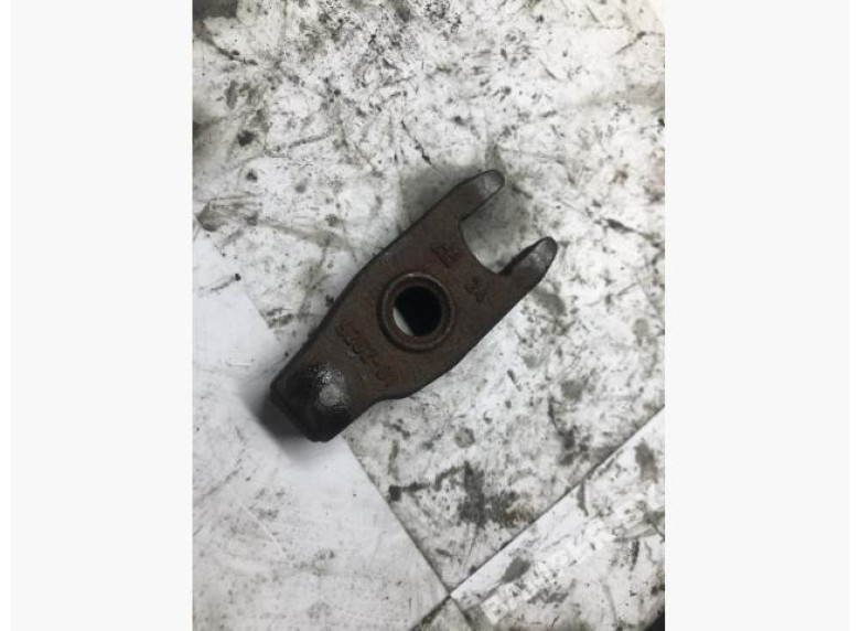 Скоба (кронштейн) крепления форсунки к Peugeot 206, 2004г.