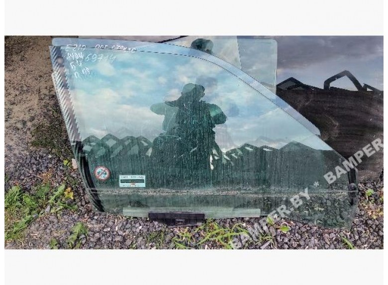 Стекло двери передней правой к Audi 80