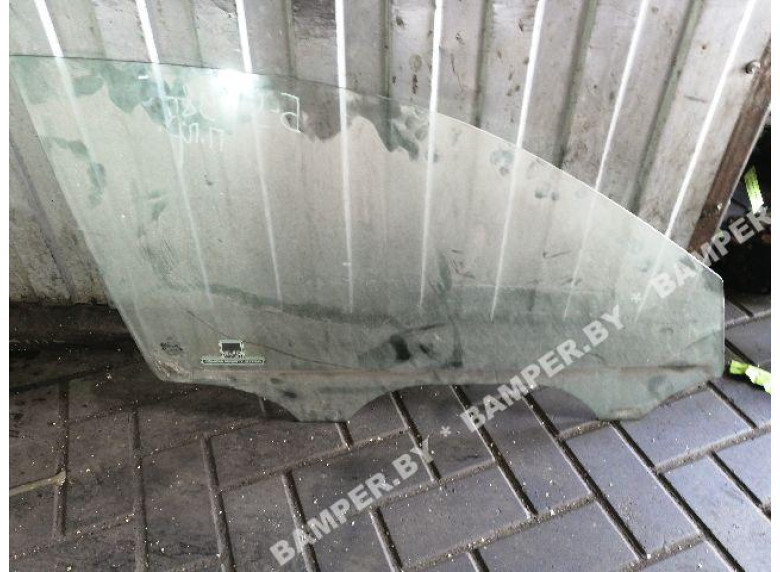 Стекло двери передней правой к Volkswagen Passat, 1998г.