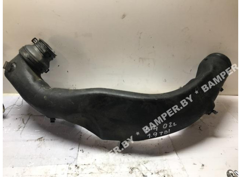 Патрубок интеркулера к Volkswagen Golf, 2002г.