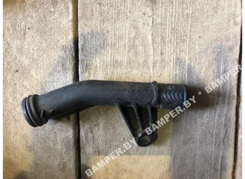 Трубка охлаждающей жидкости пластиковая к Renault Kangoo, 2001г.