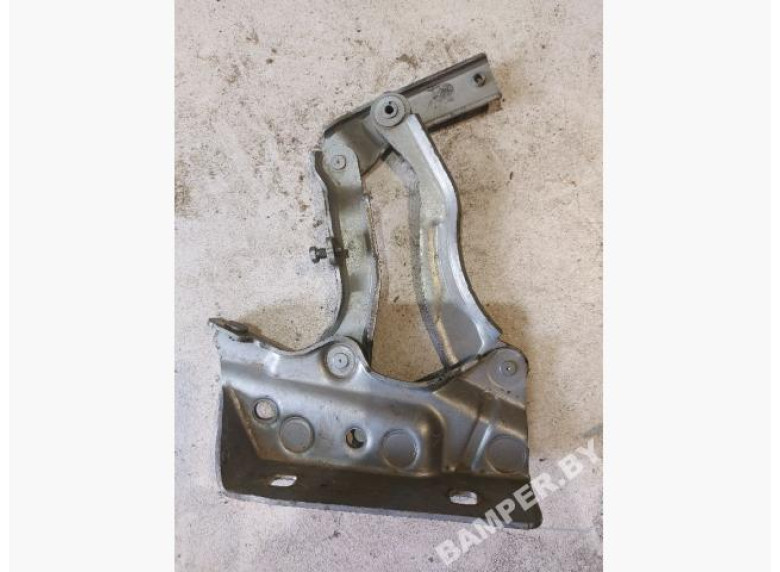 Петля капота правая к Mercedes B, 2006г.