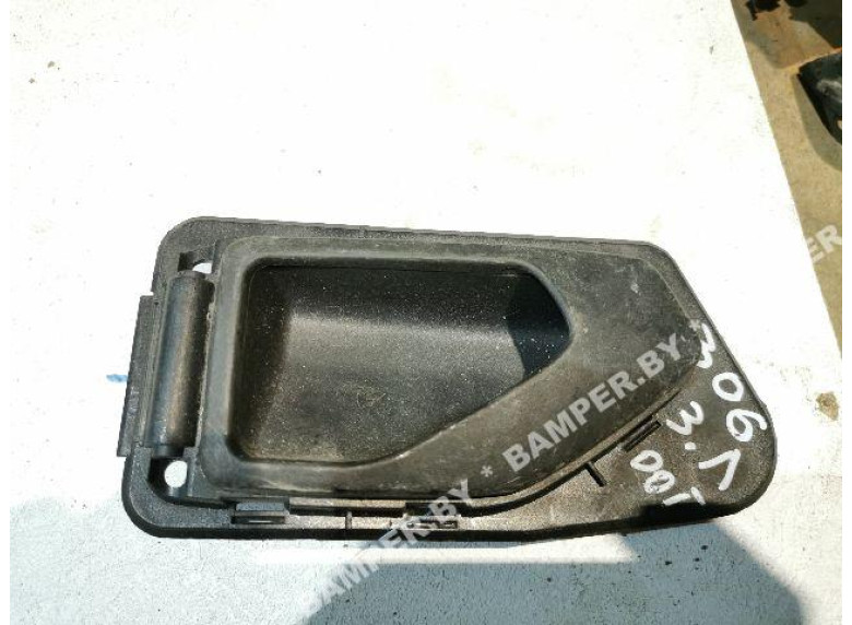 Ручка внутренняя задняя левая к Peugeot 306, 2000г.
