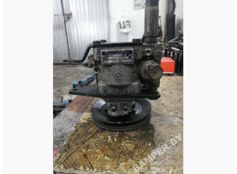 Насос гидроусилителя руля к Volkswagen Passat, 1985г.