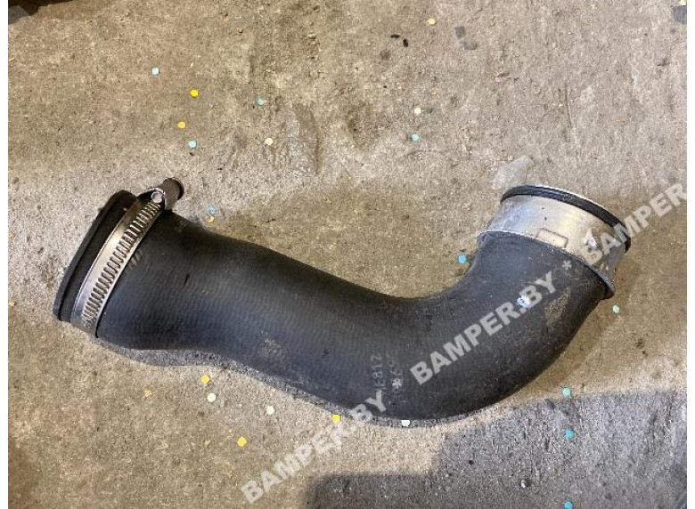 Патрубок интеркулера к Volkswagen Passat, 2008г.