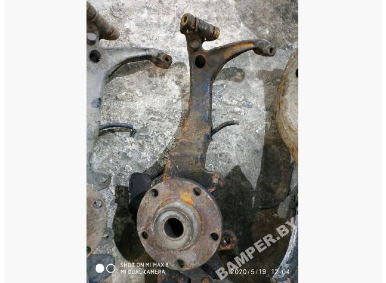 Ступица передняя левая к Volkswagen Passat, 1999г.