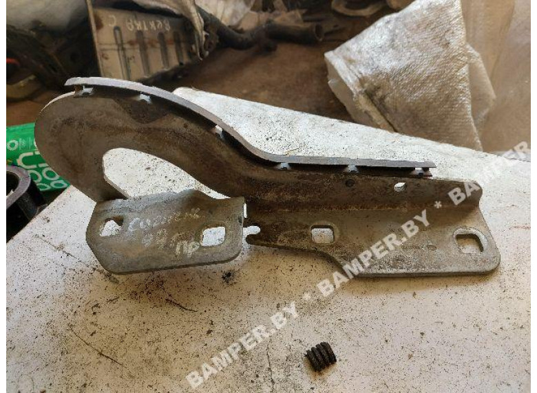 Петля капота правая к Renault Scenic, 1998г.