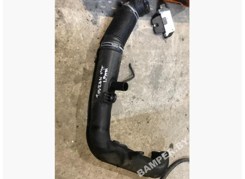 Патрубок воздушного фильтра к Volkswagen Touran, 2004г.