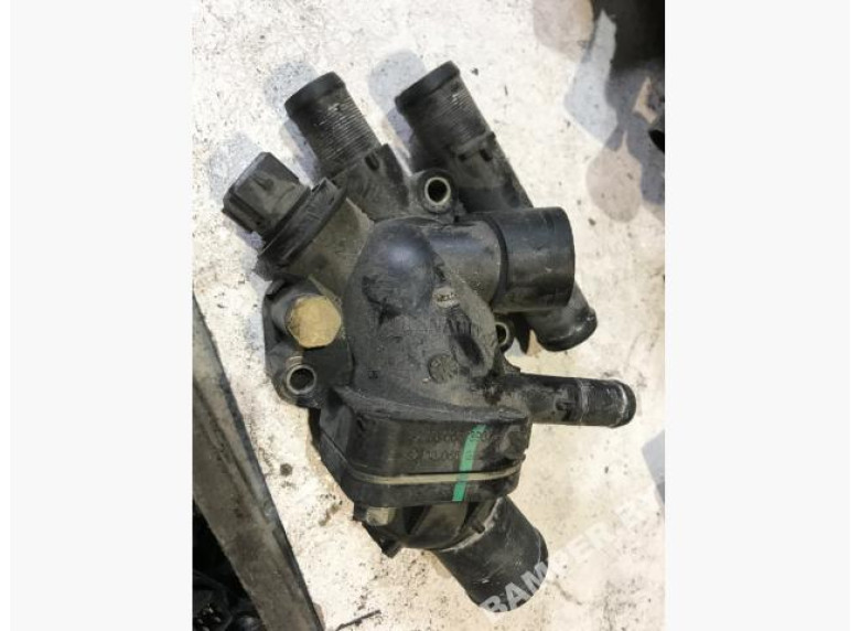 Корпус термостата к Volvo V40, 2001г.