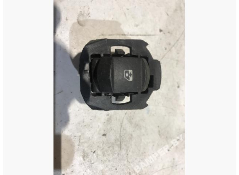 Кнопка стеклоподъемника к Renault Megane, 2004г.