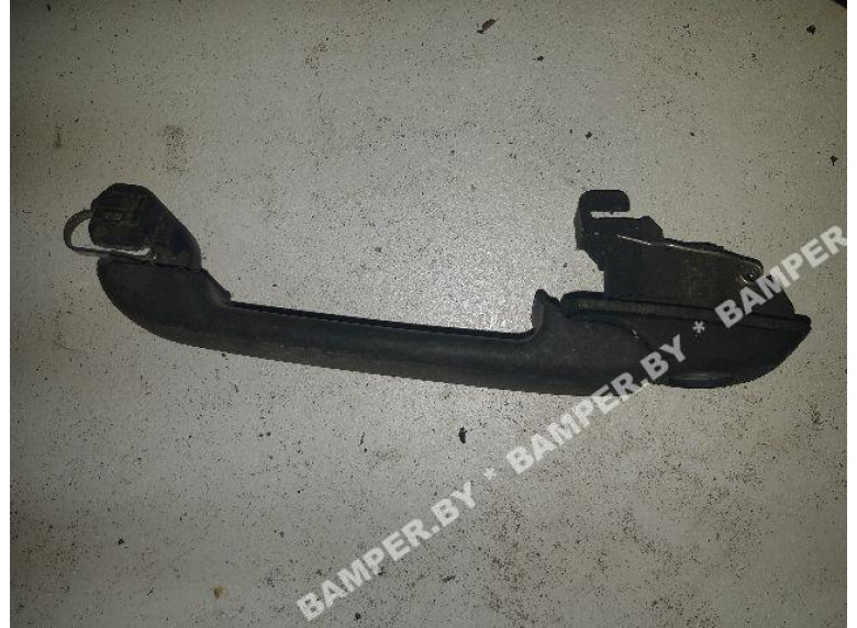 Ручка наружная передняя левая к Volkswagen Golf, 1997г.