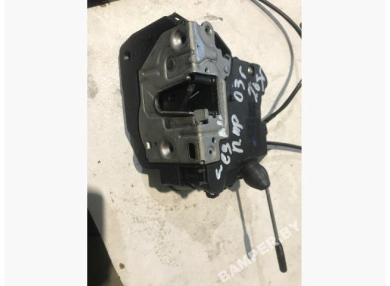 Замок двери передней правой к Mercedes C W203, 2003г.