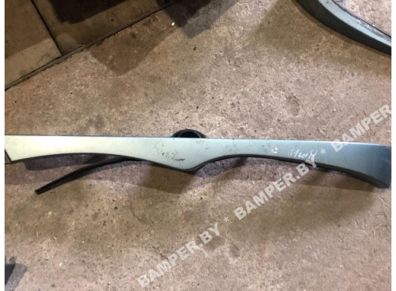 Накладка под фонарь правый к BMW 3 E46