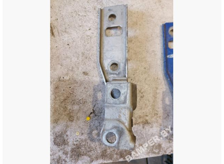 Петля капота левая к Volkswagen Golf, 2000г.