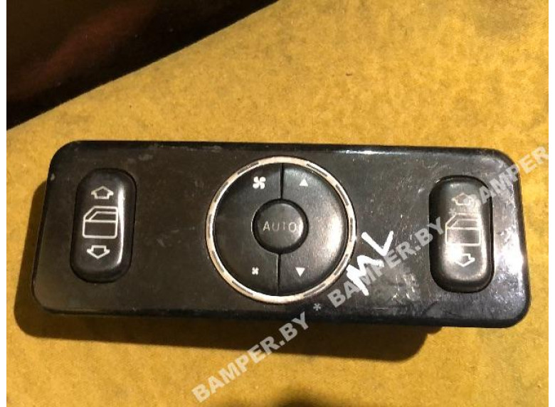 Кнопка стеклоподъемника к Mercedes ML W163, 2002г.