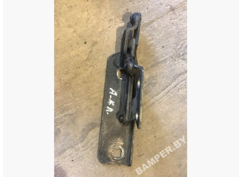 Петля капота правая к Mercedes A W168, 2001г.