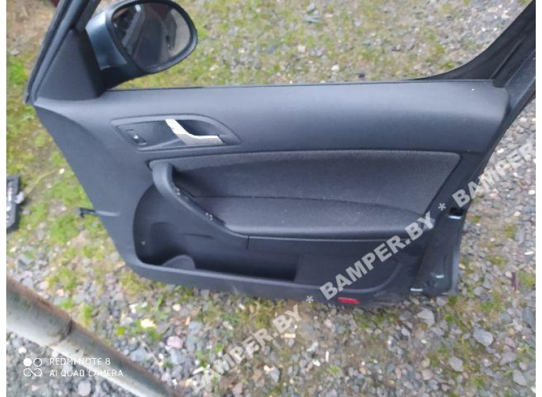 Обшивка двери (дверная карта) комплект к Skoda Yeti