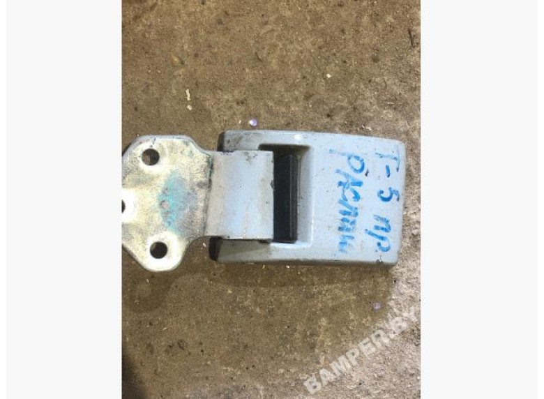 Петля двери к Volkswagen Transporter, 2004г.