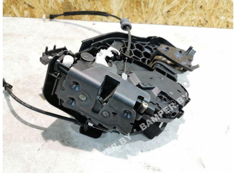 Замок двери задней левой к Volvo S40, 2004г.