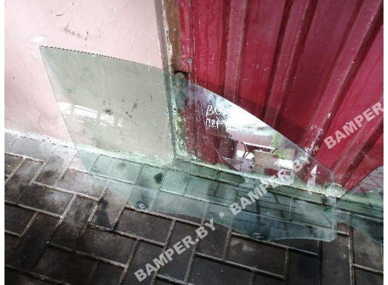 Стекло двери передней правой к Peugeot 308