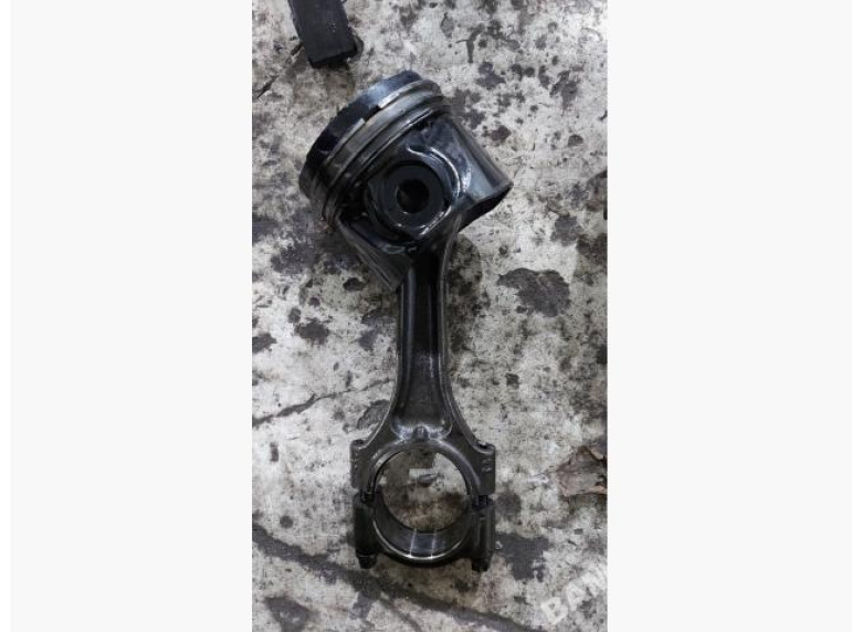 Поршень к Opel Zafira, 2002г.