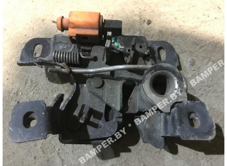 Замок капота к Audi A4