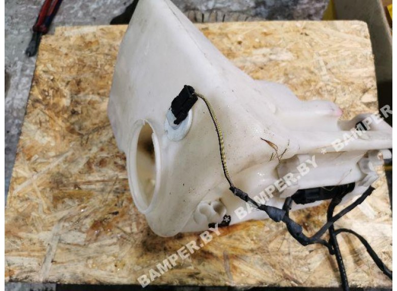 Бачок омывателя к Mercedes C W202