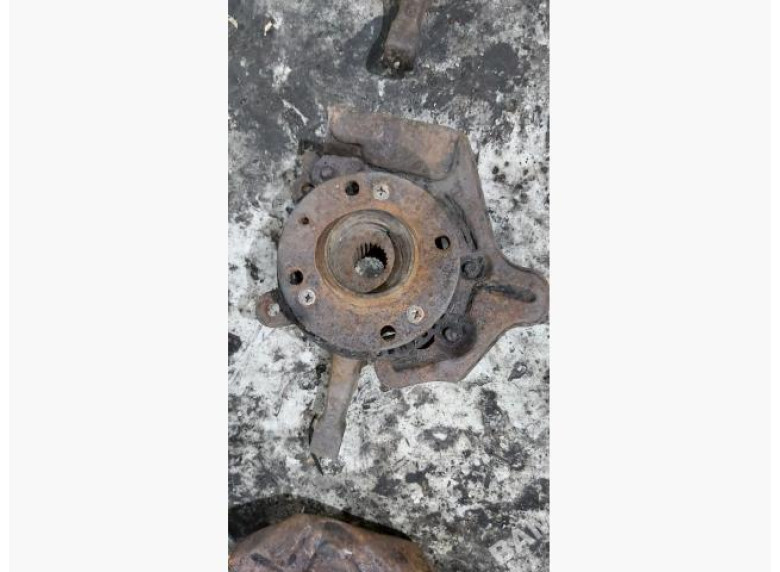 Ступица передняя правая к Volkswagen Passat, 1995г.