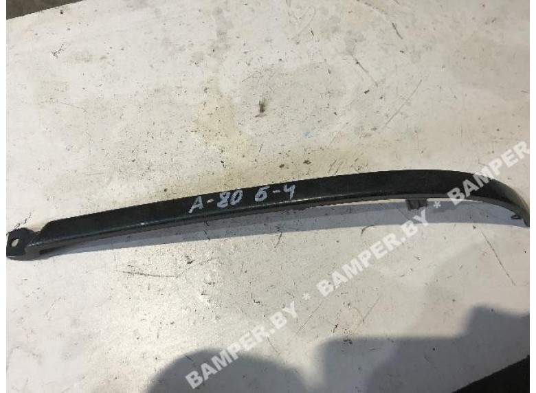 Ус под фару левый к Audi 80