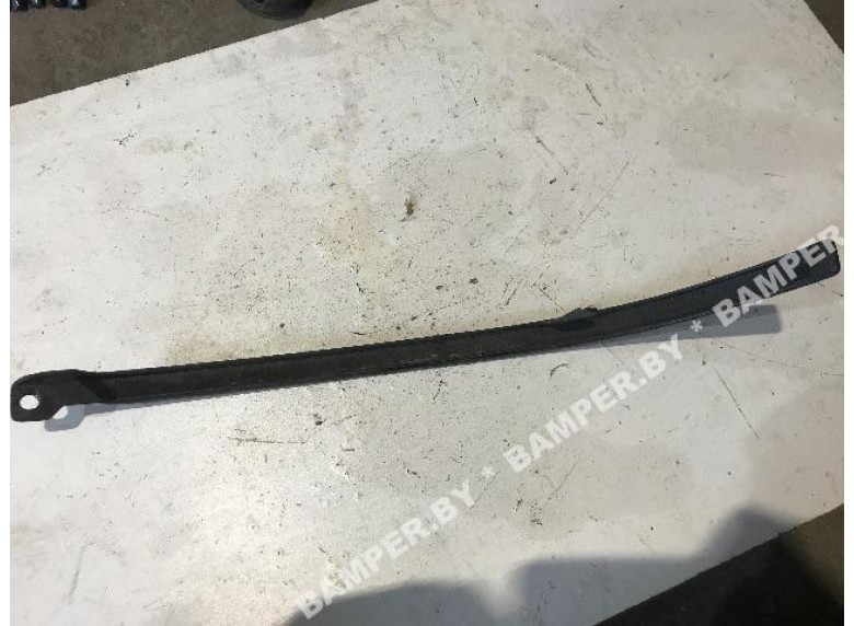 Ус под фару левый к Audi 80