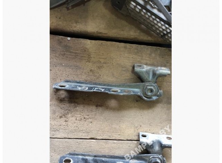 Петля капота левая к Audi 80