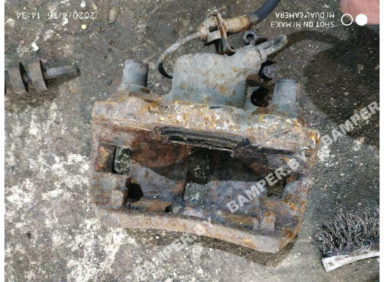 Суппорт передний правый к Audi 100, 1989г.