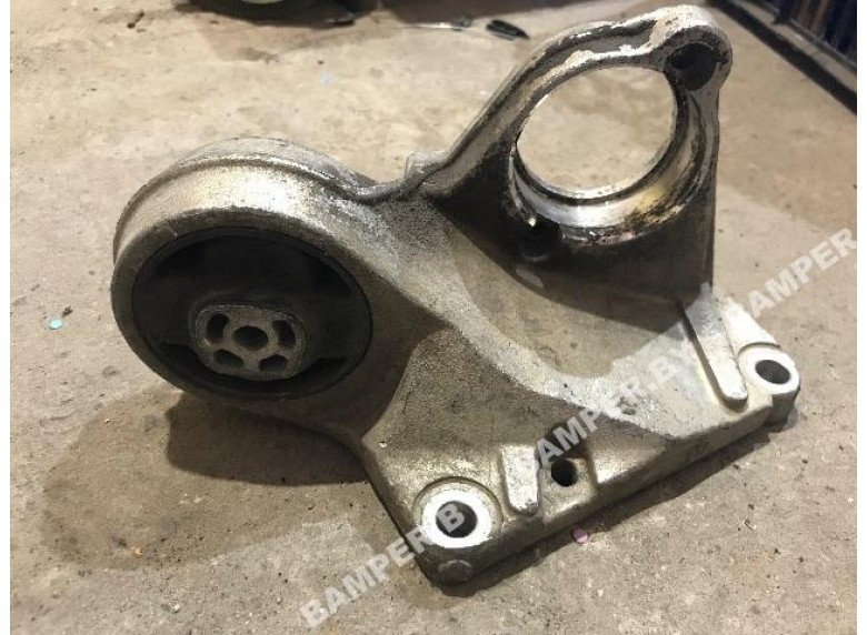 Кронштейн полуоси к Peugeot 406, 2002г.