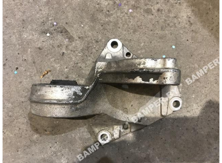 Кронштейн полуоси к Peugeot 406, 2002г.