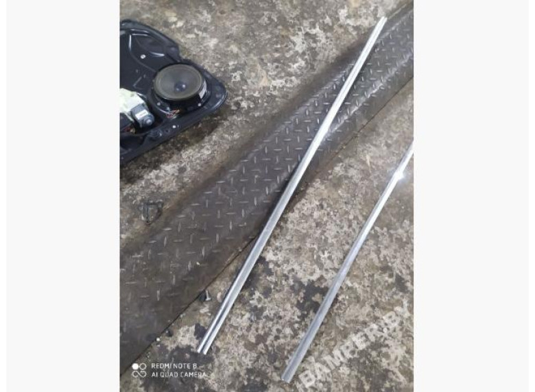 Молдинг стекла двери передней правой наружный к Volkswagen Passat, 2007г.