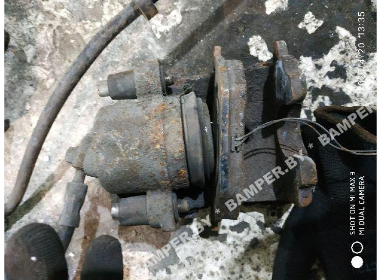 Суппорт передний левый к Volkswagen Golf, 1999г.