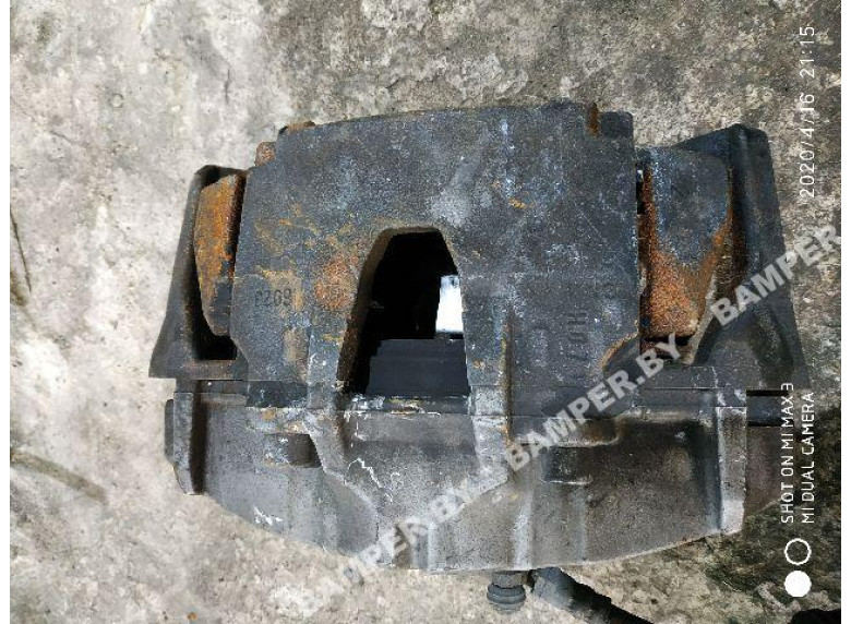 Суппорт передний правый к Volvo V70, 2011г.