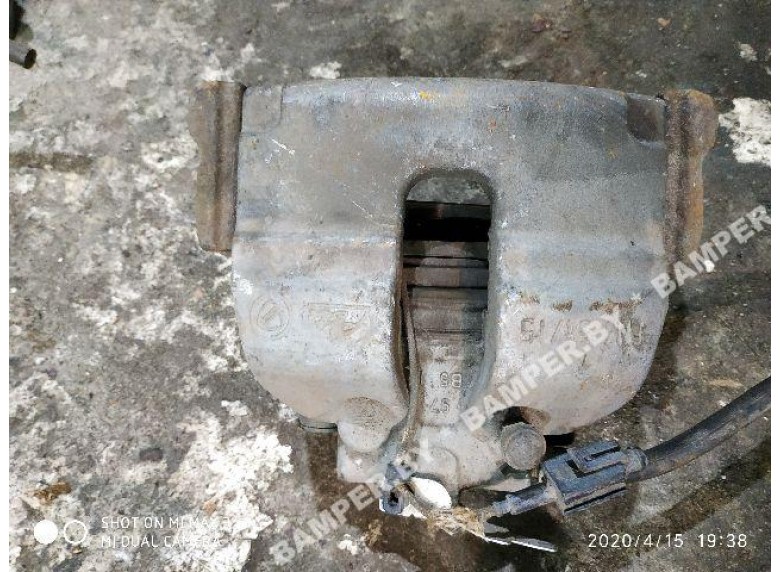 Суппорт передний правый к Alfa Romeo 156