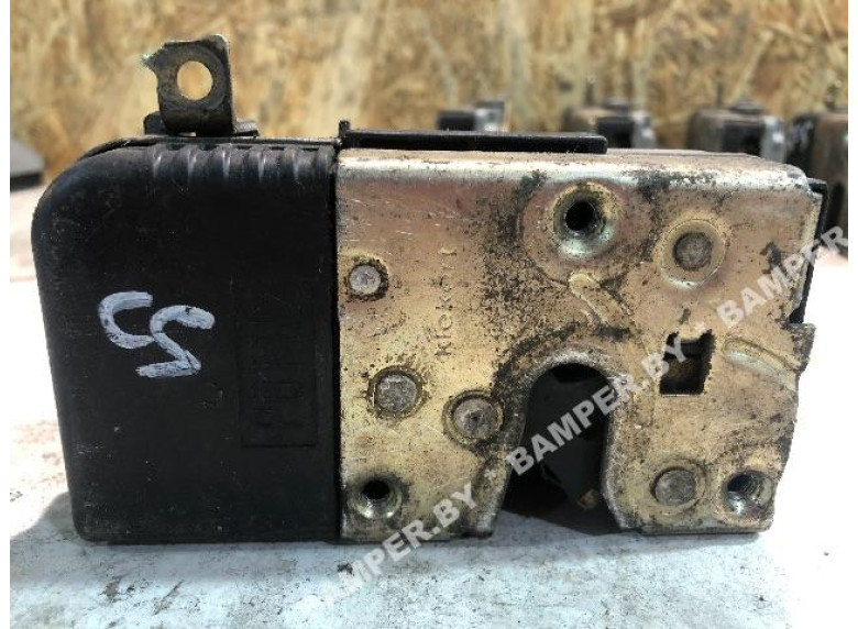 Замок двери передней правой к Citroen C5, 2003г.