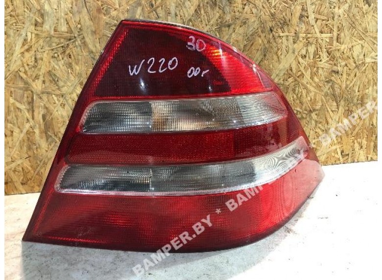 Фонарь задний правый к Mercedes S W220